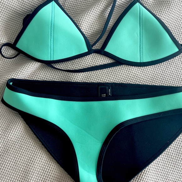 Vintage Triangl - Picture 1 of 2